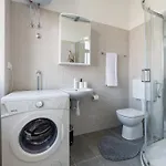 4-bedroom 1 Min From Bacvice Apartman