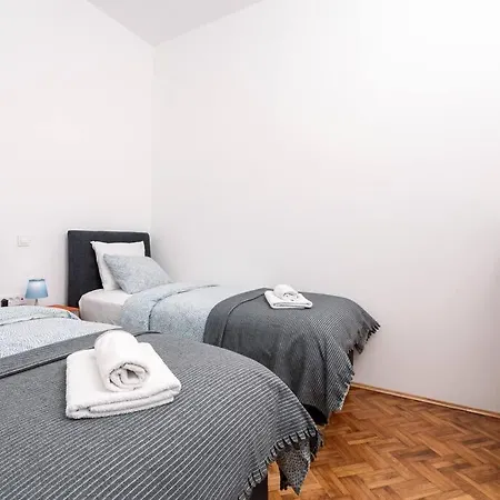 4-bedroom 1 Min From Bacvice スプリト