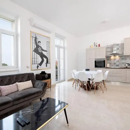 Apartamento 4-bedroom 1 Min From Bacvice Split