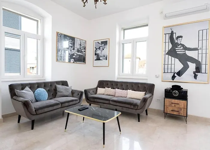 4-bedroom 1 Min From Bacvice スプリト