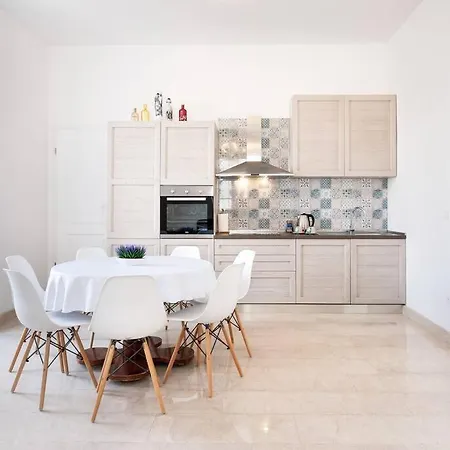 Appartement 4-bedroom 1 Min From Bacvice Split