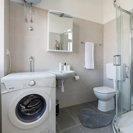 4-bedroom 1 Min From Bacvice Appartement