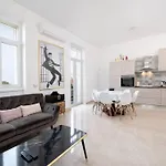 Apartamento 4-bedroom 1 Min From Bacvice Split